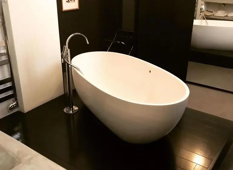 デラックスジュニアスイート, Hôtel Particulier Le 28