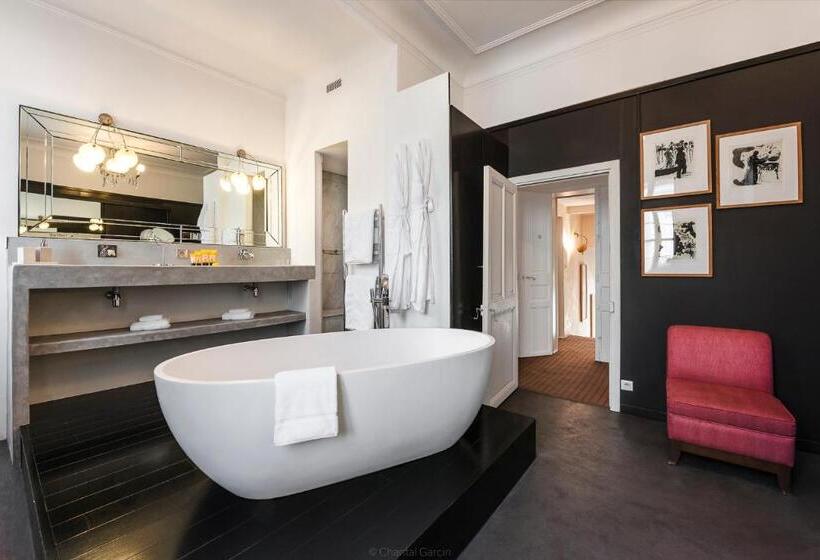 Полулюкс Повышенной Комфортности, Hôtel Particulier Le 28