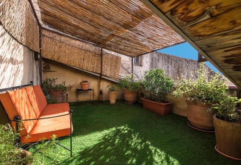 带露台的小型套房, Hôtel Particulier Le 28