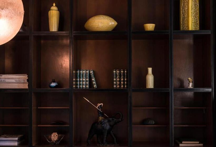 带露台的小型套房, Hôtel Particulier Le 28