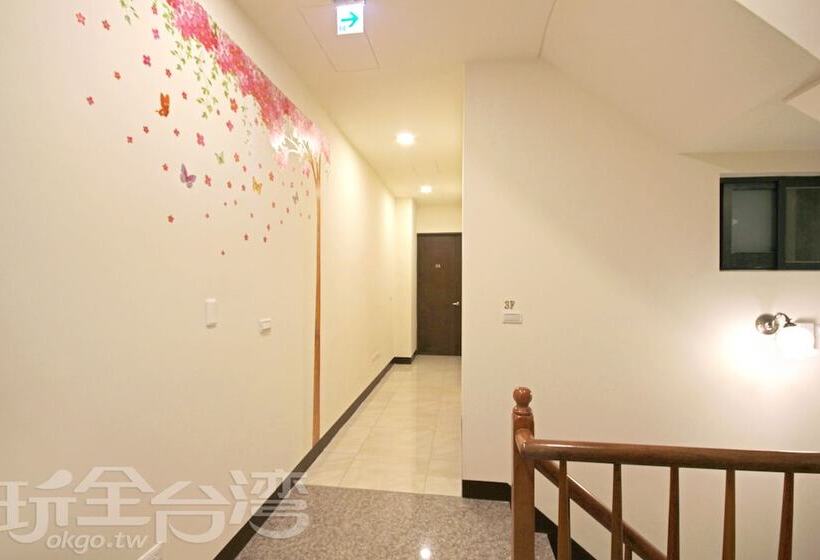 古典房间, Sun Moon Lake Friday Inn Backpacking