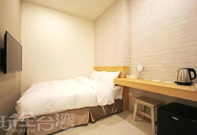 اتاق استاندارد یک نفره, Sun Moon Lake Friday Inn Backpacking