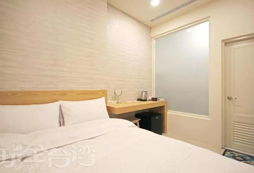 اتاق استاندارد یک نفره, Sun Moon Lake Friday Inn Backpacking