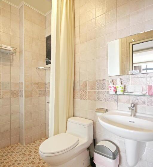 四人豪华间, Sun Moon Lake Friday Inn Backpacking