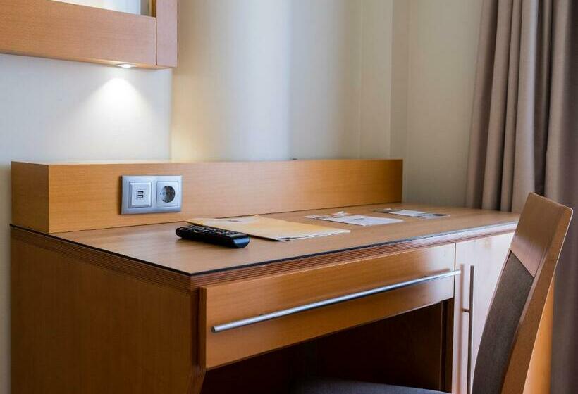 Номер Стандарт, The Azoriani Boutique, Ascend Hotel Collection