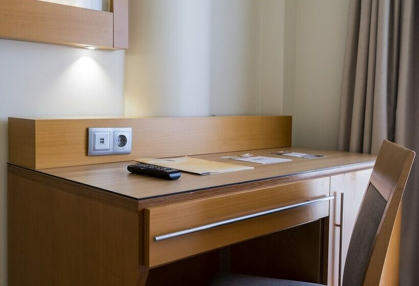 Номер Стандарт, The Azoriani Boutique, Ascend Hotel Collection