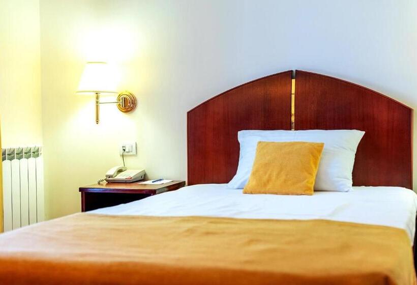 اتاق استاندارد یک نفره, Minerva