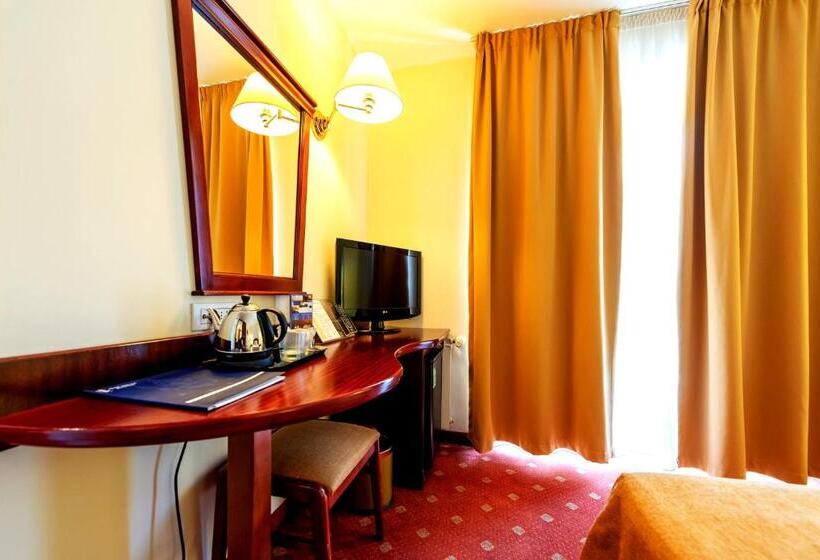 اتاق استاندارد یک نفره, Minerva