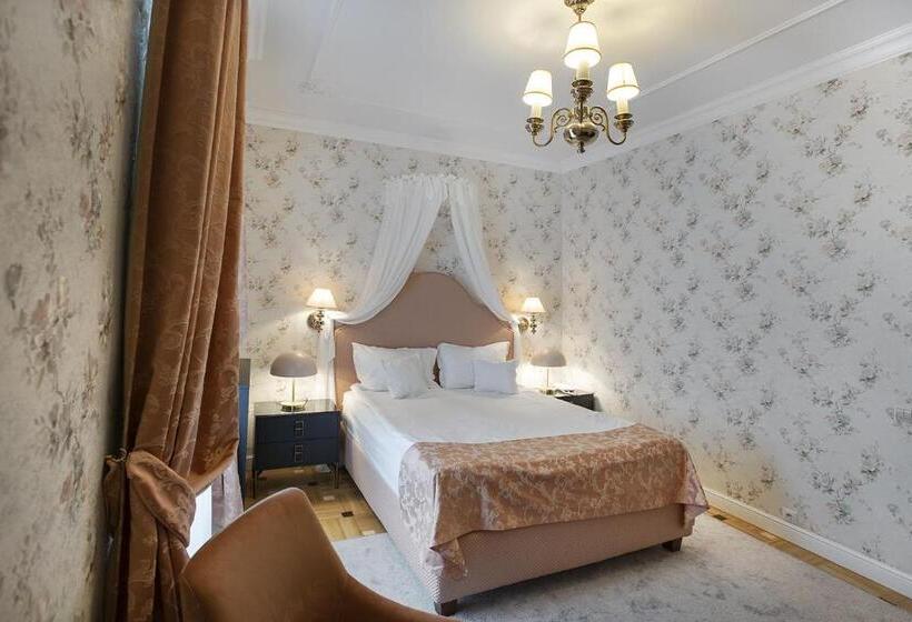 غرفة سوبيريور, Palace