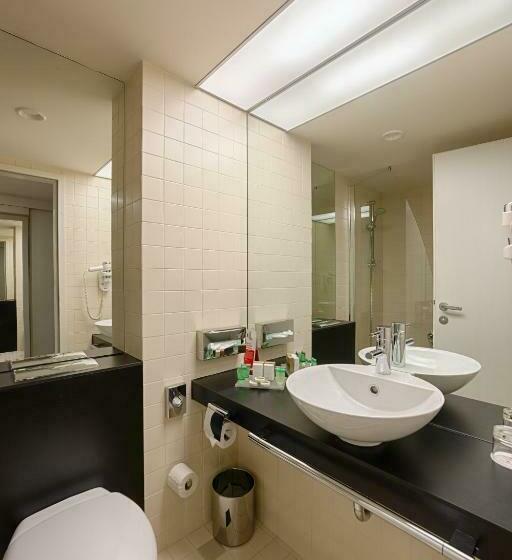 اتاق لوکس با تخت بزرگ, Ramada Plaza By Wyndham Bucharest Convention Center