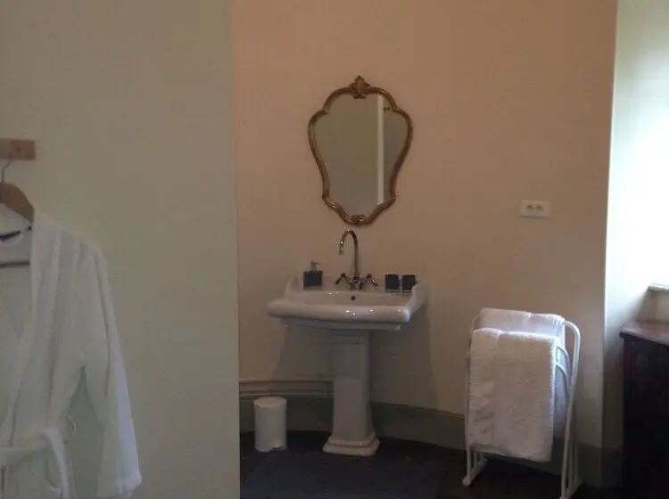 デラックススイート, Chateau Du Val Larbont
