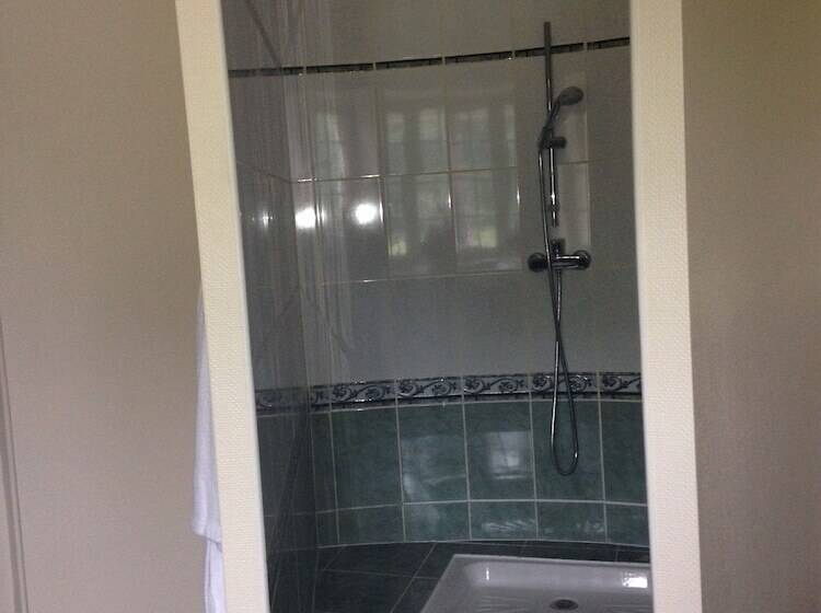 جناح ديلوكس, Chateau Du Val Larbont