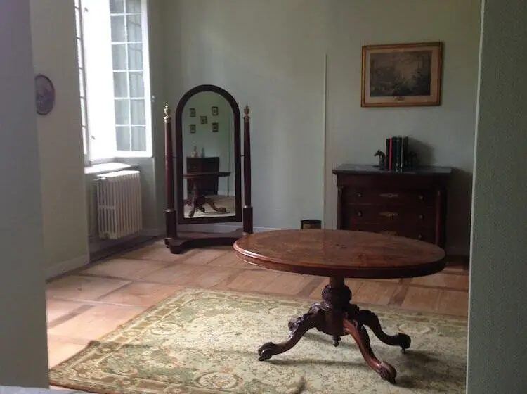 ジュニアスイート, Chateau Du Val Larbont