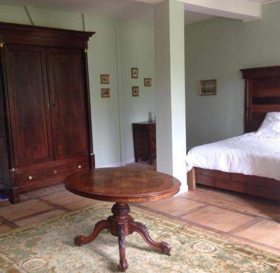 جناح جونيور, Chateau Du Val Larbont