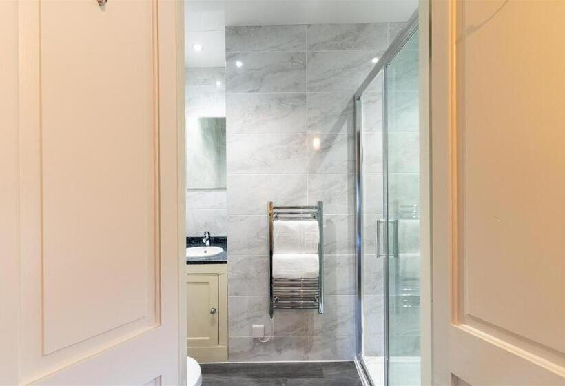 Номер Стандарт в Мансарде, Ruswarp Hall Whitby