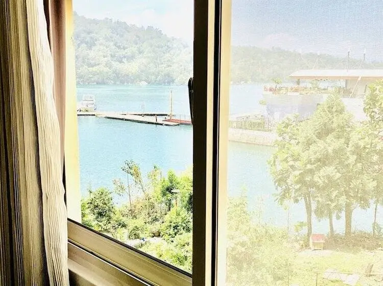 اتاق سوپریور چهار تخته, Tai Hu Hotel Sun Moon Lake