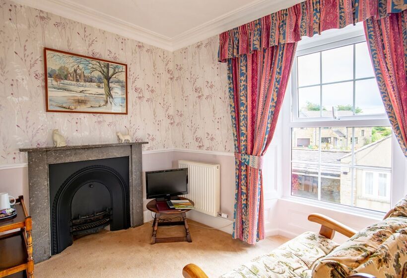 غرفة قياسية, Middle House