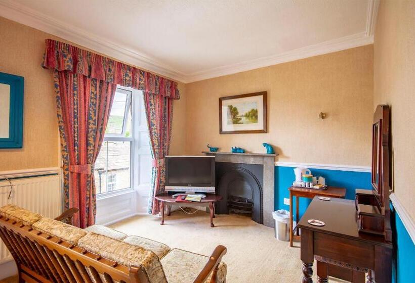 غرفة قياسية سرير كينج, Middle House