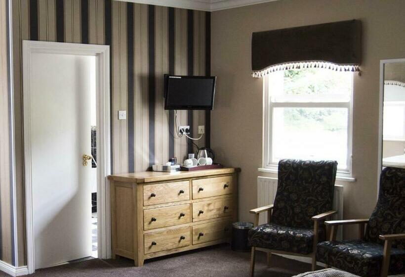 غرفة قياسية ثلاثية, The Ryandale Inn