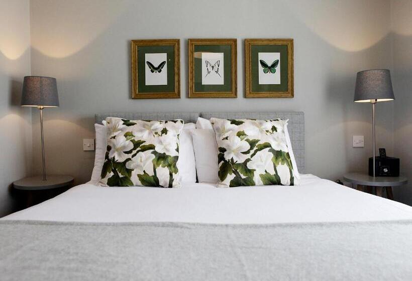 חדר סטנדרט, The Rose And Crown