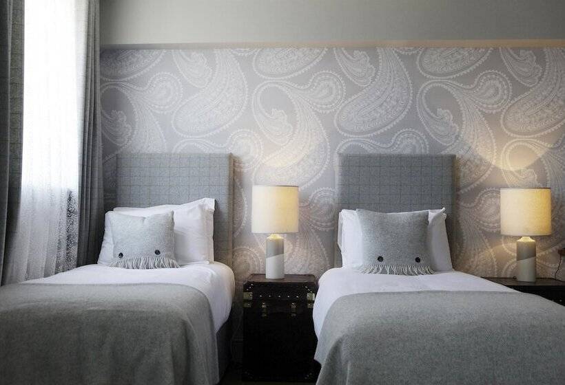 חדר סטנדרט, The Rose And Crown