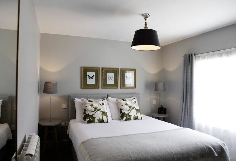 חדר סטנדרט, The Rose And Crown