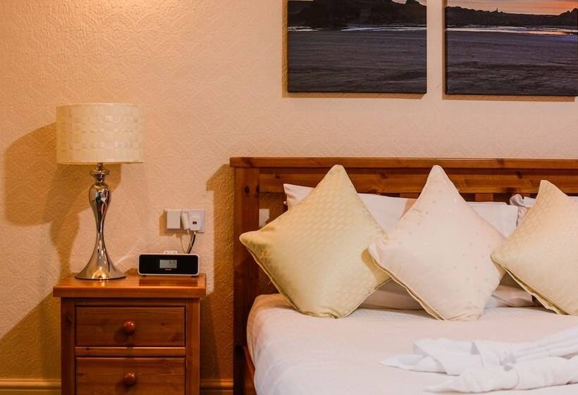 Семейный Номер, The Falcon