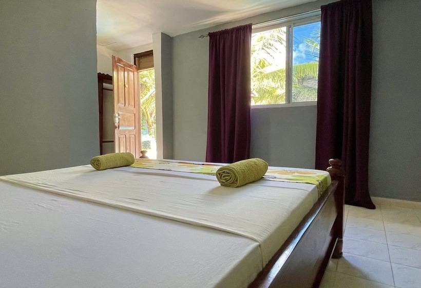 اتاق لوکس, Green S Nungwi