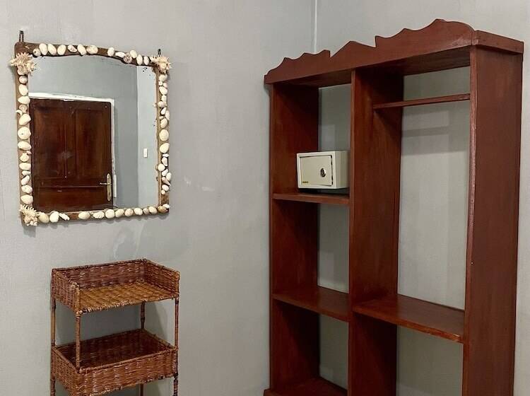 اتاق استاندارد با سرویس بهداشتی مشترک, Green S Nungwi