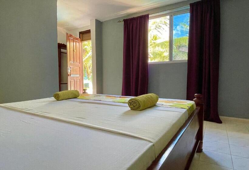 اتاق لوکس, Green S Nungwi