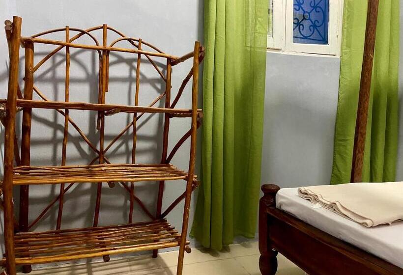 اتاق استاندارد با سرویس بهداشتی مشترک, Green S Nungwi