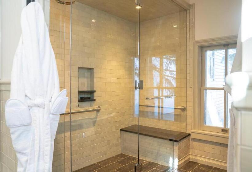 キングサイズベッドのスイートルーム, Public House Lofts