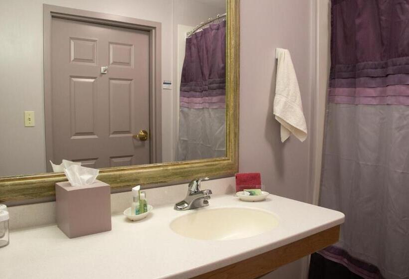 غرفة قياسية مزوَّدة بشُرفة, Essenhaus Inn & Conf. Center