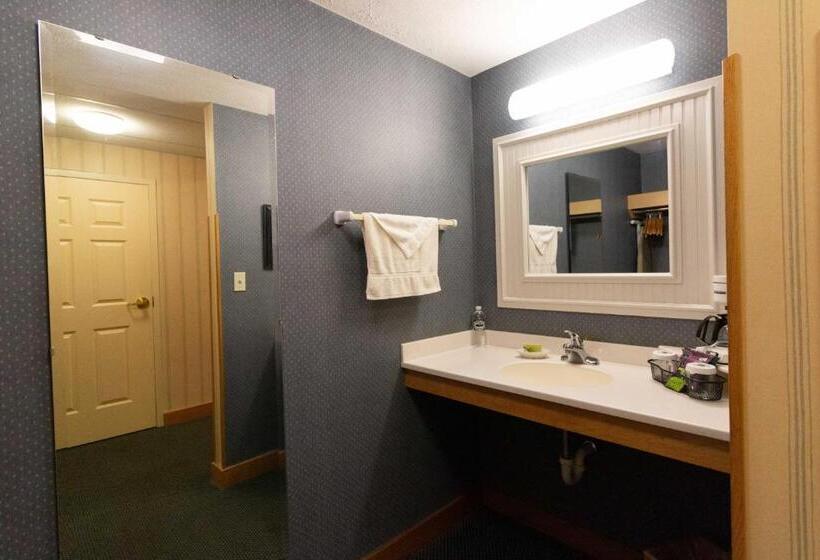 غرفة قياسية مزوَّدة بشُرفة, Essenhaus Inn & Conf. Center