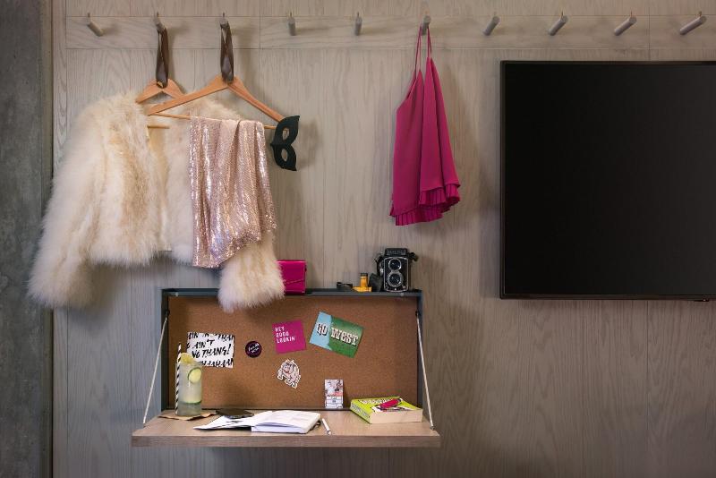 غرفة قياسية سرير ملكى, Moxy San Diego Gaslamp Quarter