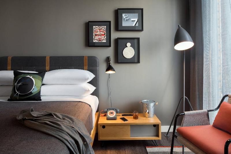 غرفة قياسية سرير ملكى لذوى الإحتياجات الخاصة, Moxy San Diego Gaslamp Quarter