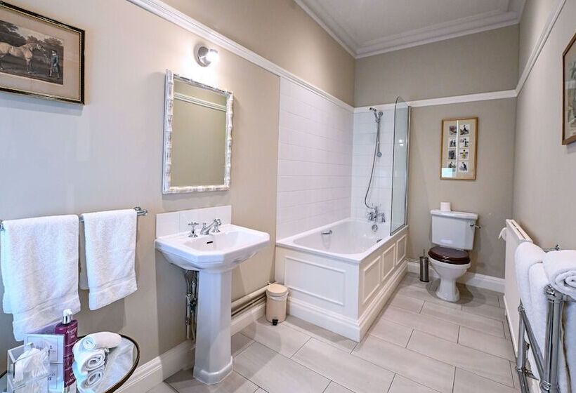 俱乐部房间, The Jockey Club Rooms