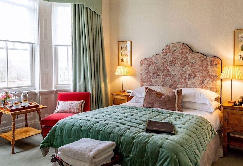 俱乐部房间, The Jockey Club Rooms