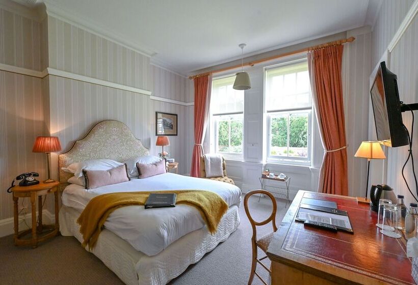 俱乐部房间, The Jockey Club Rooms