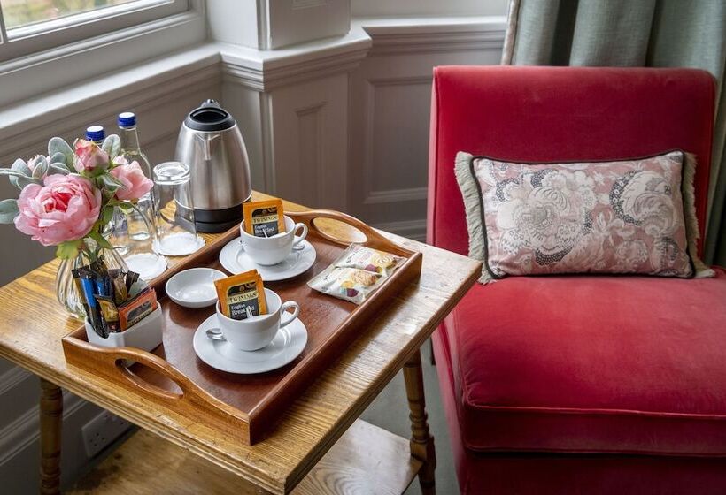 俱乐部房间, The Jockey Club Rooms