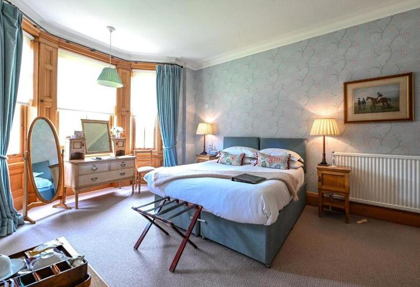 俱乐部房间, The Jockey Club Rooms