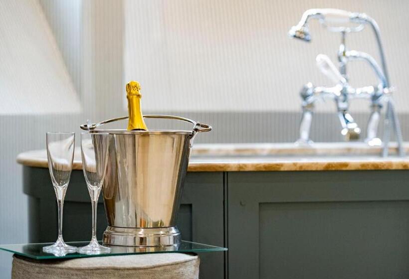 豪华房间, The Jockey Club Rooms