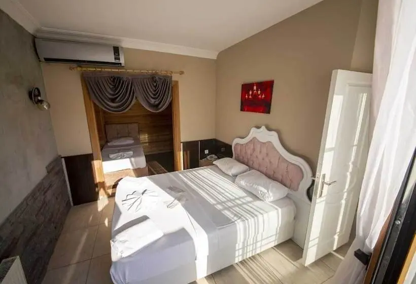 , Royal Garden Suite And
