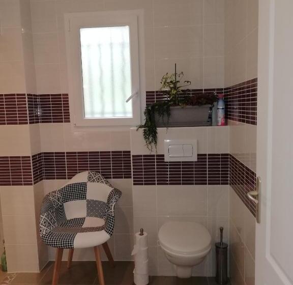 标准间, Chez Christiane Et Gerard