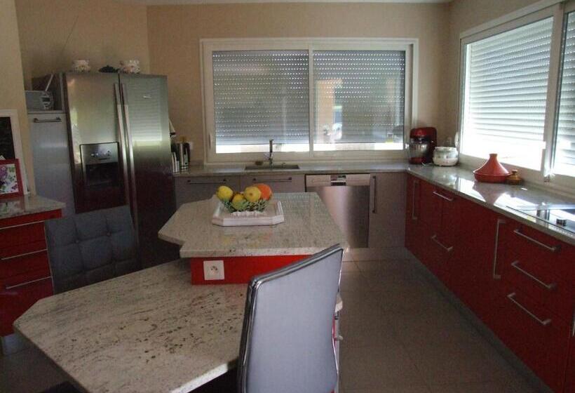 标准单人间, Chez Christiane Et Gerard