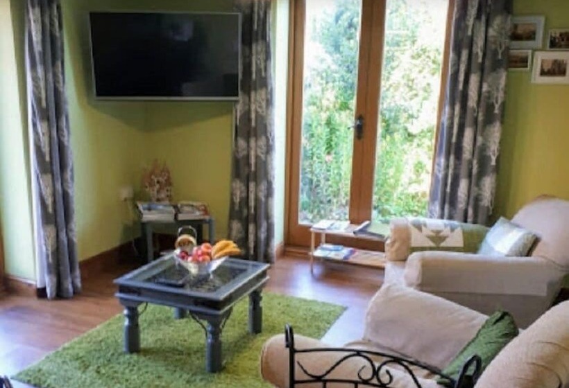 Семейный Номер Вид на Сад, Field View B&b