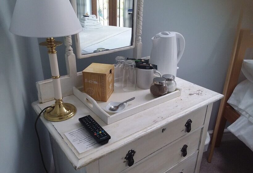 חדר משפחתי נוף לגינה, Field View B&b