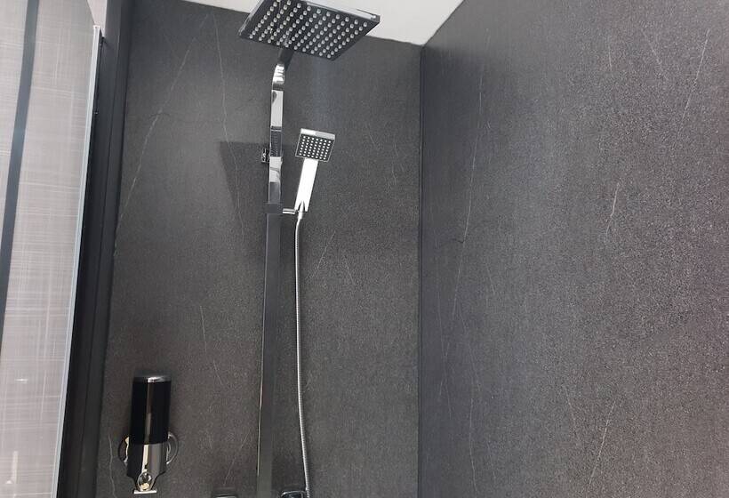 스탠다드 룸, Escape