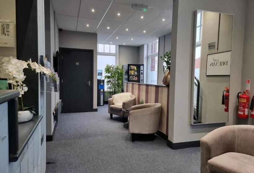 패밀리 룸, Escape