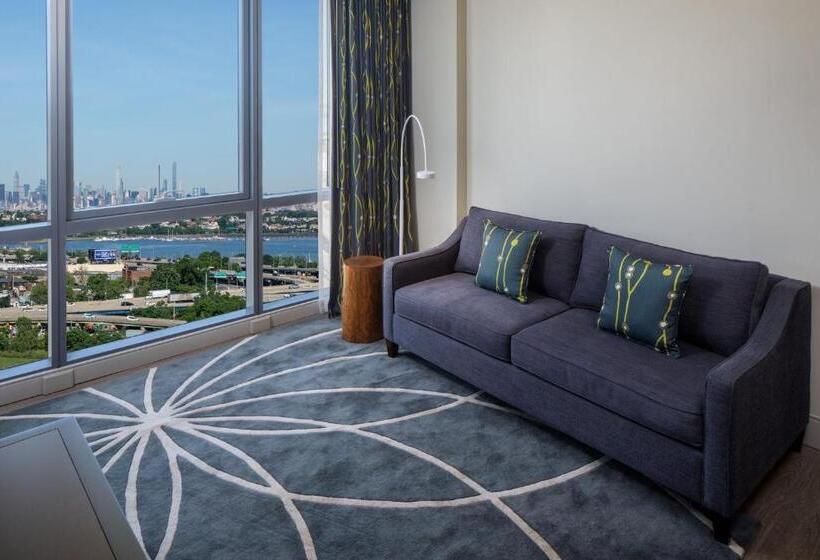 جناح سرير كينج, Indigo Flushing   Laguardia